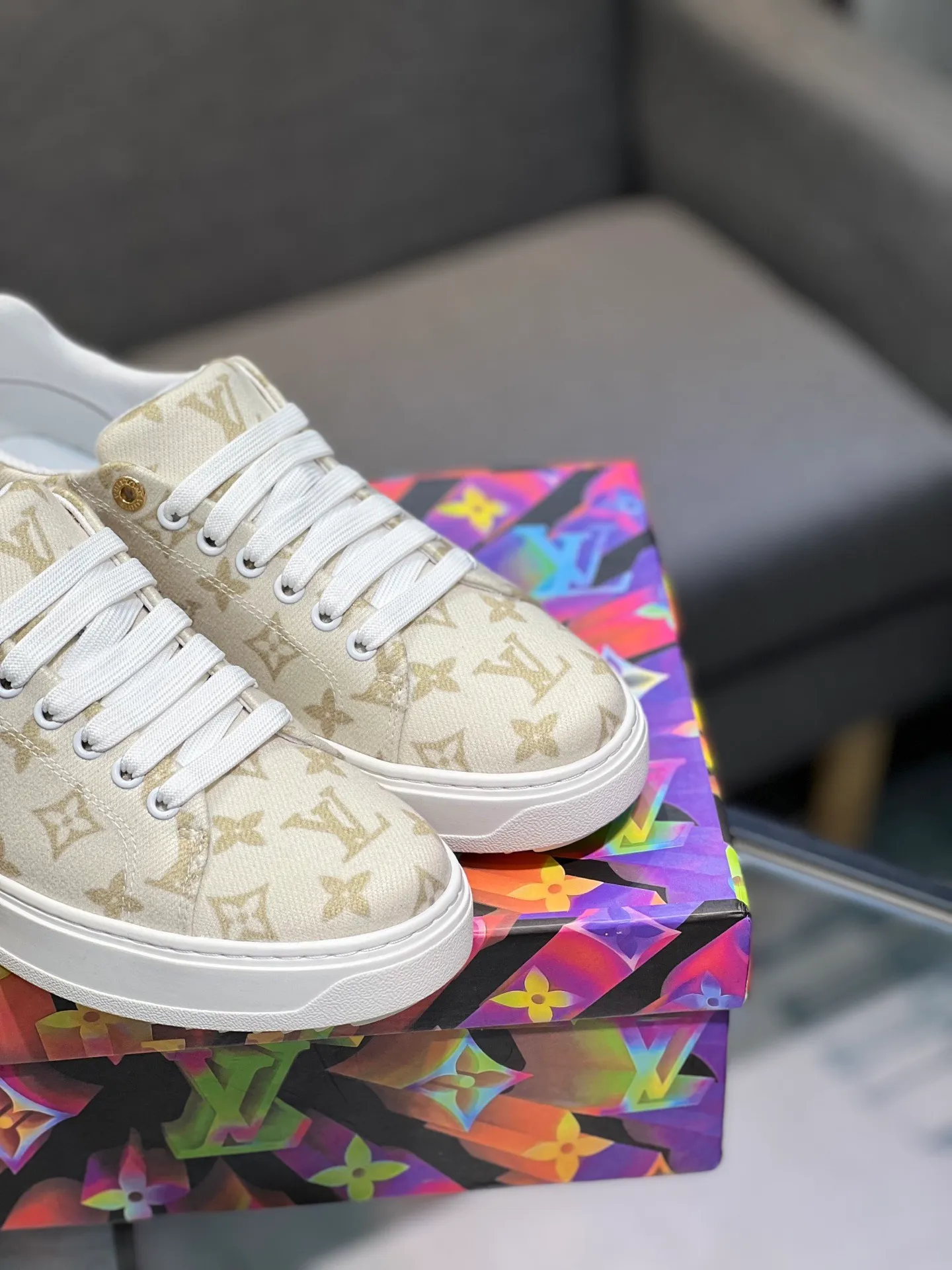 Men's shoes 💰520 LV Louis Vuitton. The latest fashionable casual shoes are popular in physical stores. The new spring and summer comfortable imported custom patent leather plus cowhide, cowhide mesh, and unique jacquard fabric element design. With sheepskin lining, Lv original base, [sun][sun] high-end packaging and high quality💪Details determine quality, welcome to compare🇮🇹Code number 38-44, 45 can be customized
